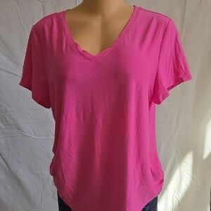 No Boundaries Pink V-Neck Short Sleeve Top
